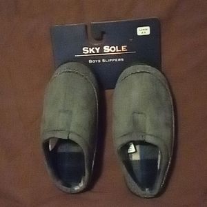 Sky Sole Slippers NWT